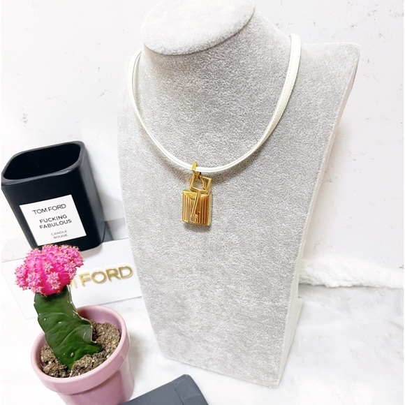 Authentic Tom Ford Patent Ivory & Gold Padlock Anklet / Ankle Bracelet - Picture 5 of 11